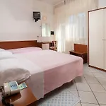 Odeon Hotel 3*
