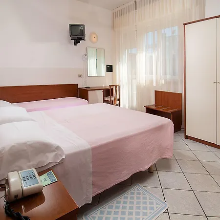 Odeon Hotel 3*