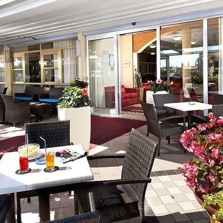 Hotel Odeon 3*